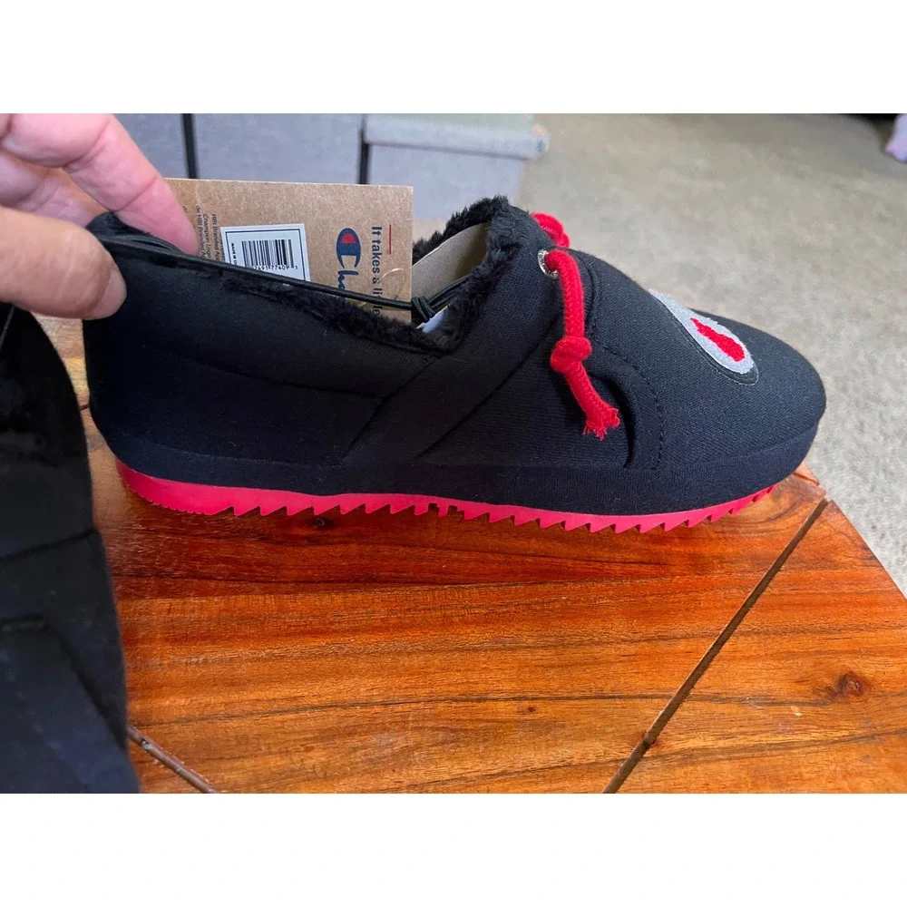 Champion University II Kids Slippers Black Scarlet CP100758Y Youth Size 5 NEW